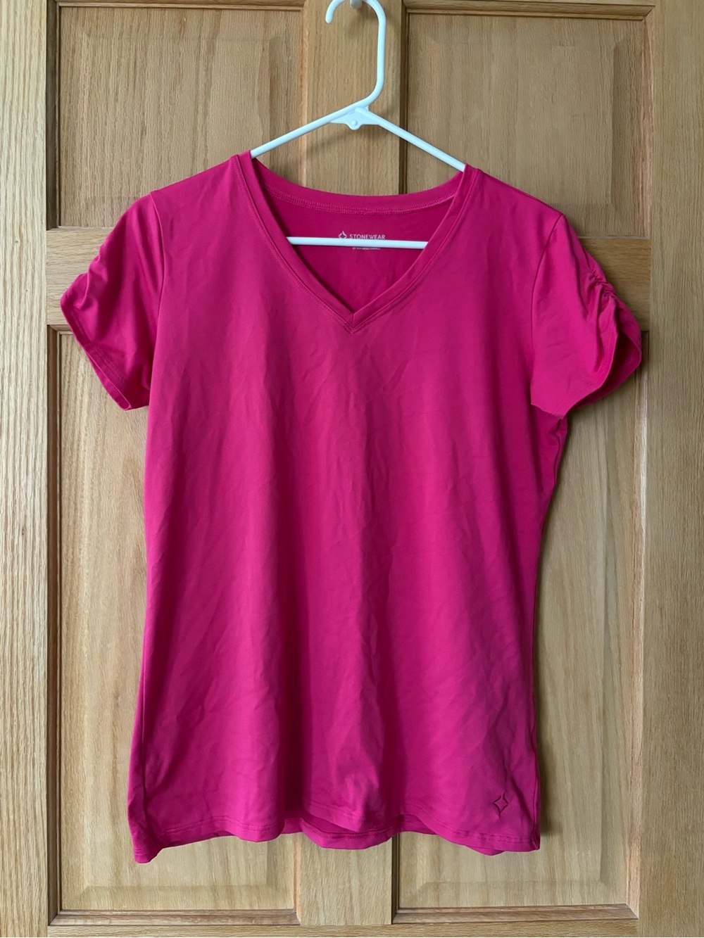 Stonewear Design V-Neck Short Sleeve Top
